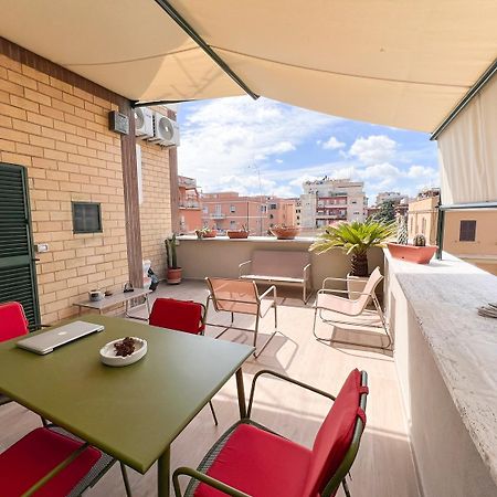 Appartamento Attico Urbano Terrazza Su Roma Metro A Cornelia Esterno foto